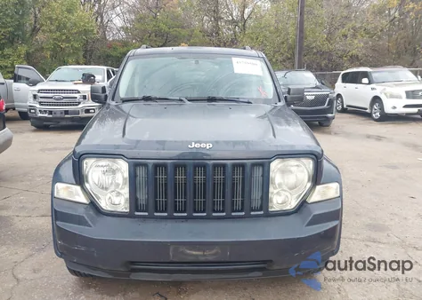 2008 Jeep Liberty Sport из США, поврежденный, VIN 1J8GP28K18W240932